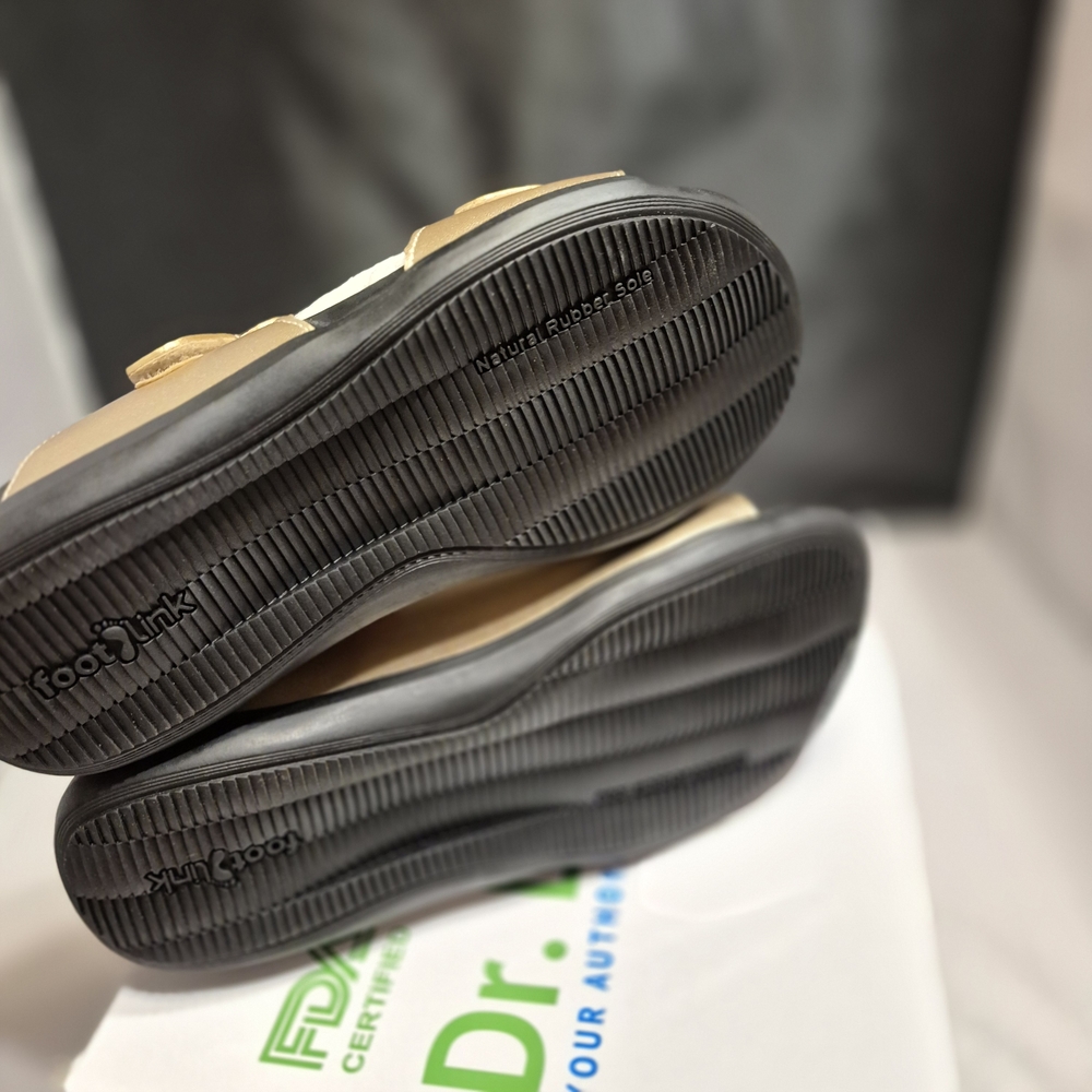 New Dr. Leonards Gold and Black Open-Toe Sandals Sz 9W - Picture 7 of 10